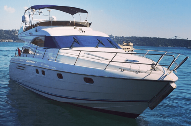 PRIVATE YACHT CHARTER IN THE BOSPHORUS